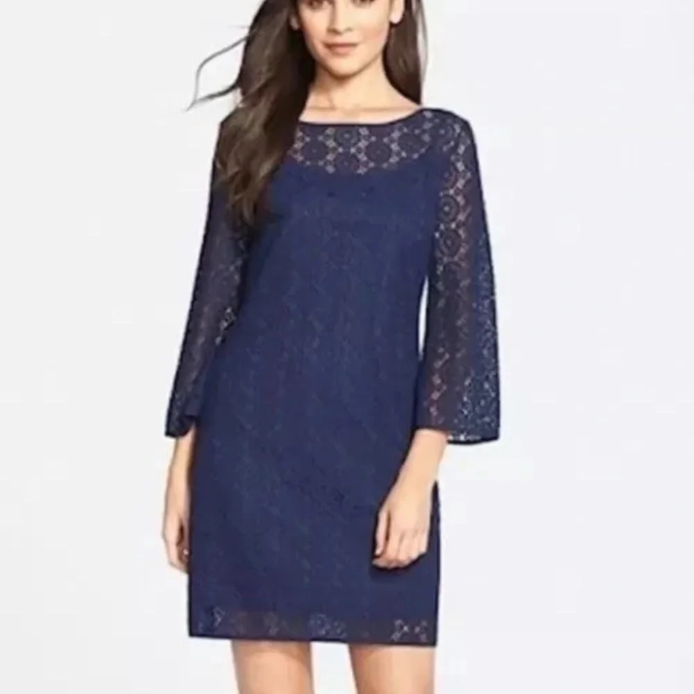 Lilly Pulitzer Topanga True Navy Blue Breakers Lace Dress Medium Bell Sleeves - Picture 3 of 13